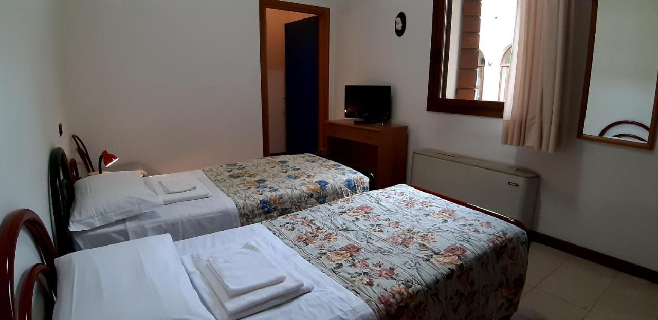 Hotel Casa Santa Caterina E Sant Antonio à Padoue Extérieur photo