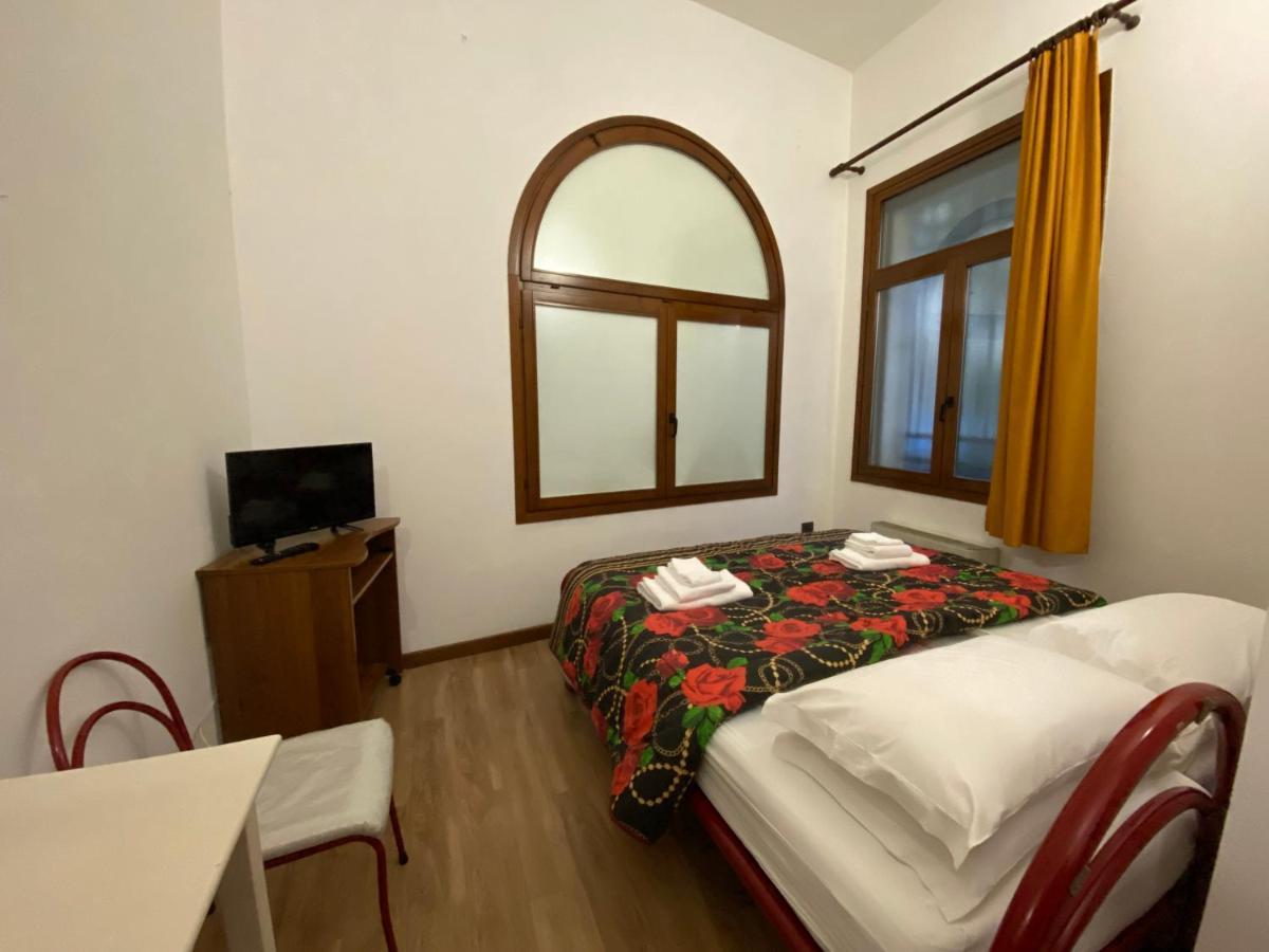 Hotel Casa Santa Caterina E Sant Antonio à Padoue Extérieur photo